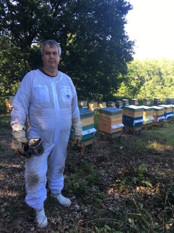 Monsieur Deleplanque, apiculteur et héliciculteur